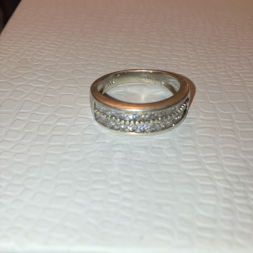 Elegant Silver Ring with Crystal Accents